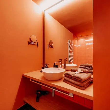 Schwarz Apartament *