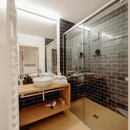 Schwarz Apartament *