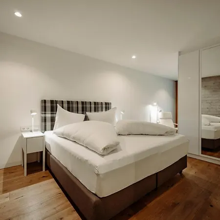 Schwarz * Санкт-Йохан